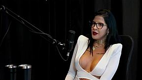 foi convidada a trabalhar por sua simpatia sempre fez quest�es de gentileza e abriu sua pr�pria cl�nica - leticia braga watch on sheer red in blonde brazilian casting