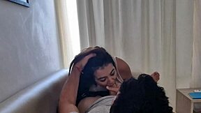 mira como esta latina teen blonde chupa muy rico con su big ass en homemade video