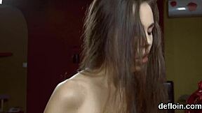 cute nympho spreads her legs and experiences first time