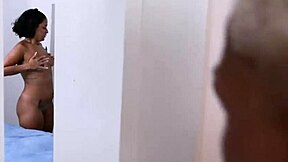 novinha dando pro pirocudo e levando pau grande na buceta apertada