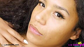 CAPTIVATING BRUNETTE MODEL SHOWS HER SEXY BODY!