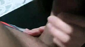 Ganhou Boquete Gostoso e Depois Enfiou Dois Paus na Bucetinha da Putinha Amadora