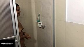 Le Meto Bien Duro Mi Polla Gruesa Y Llena De Leche A La Cachonda De Mi Hermanastra En El Baño De La Casa!