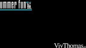 Sexy Girlfriends Share Passionate Kisses And Lick Hairy Pussy Lips In Close Up Outdoor Lesbian Orgasm