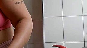 I'm calling the neighbor for lunch, wearing tight shorts that split my swollen pussy!