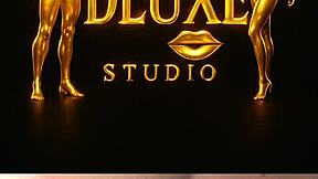 Teen spreads legs for big cock to fill her young pussy with cum