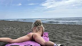 Petite girl masturbates outdoors on beach! She squirts orgasm while spied on naked.