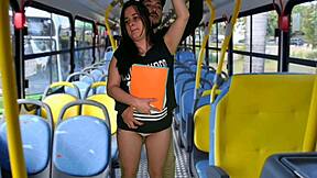 Estudante Encoxada No Ônibus Público