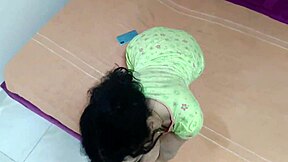 hermanastro pervertido se masturba por celos al ver a su pequena hermanastra hablando con su novio por telefono y la castiga