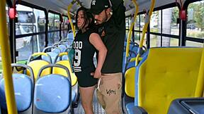 Estudante Encoxada No Ônibus Público