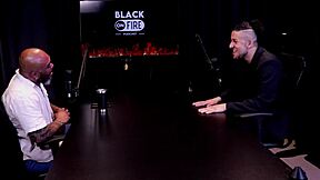 Sexo anal brings nothing but pain in her first session that's funny when teaching a husband