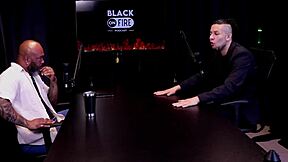 Sexo anal brings nothing but pain in her first session that's funny when teaching a husband