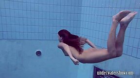 Lucy slowly takes off her bikini while teasing in the pool underwater 😘🏊