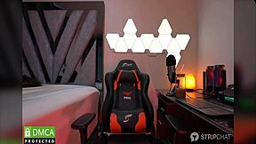 teen with big ass shows off her curves in casual setting