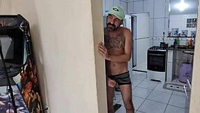 Minha Meia-Irmã Estuda Sem Calcinha