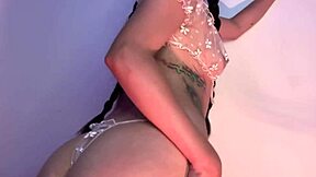 young colombian girlfriend fingers her wet juicy pussy in homemade solo masturbation until she cums