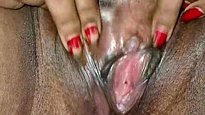 Indian Housewife Shows Juicy Wet Pussy Close-Up