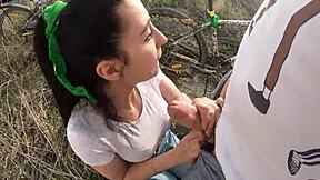 Young cocksucker gulps down cum behind garages