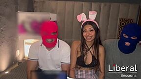 A mi traje de conejita le hace falta la colita de conejo