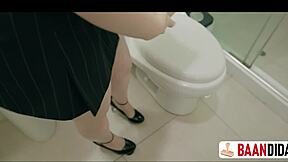 agente de bienes raíces pelirroja guapa hooks up with futura inquilina 😏🍑