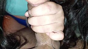 Mi hermanastra y su gran culo quieren una polla enorme para el desayuno?