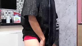 bastidores da esposa kally cremosa chupando o câmera no meio da gravação de seus conteúdos de humor podrução amadora vídeos caseiro real