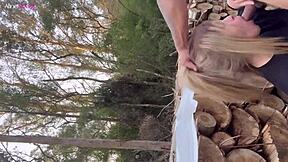 Loirinha Mamando Gostoso No Mato - Aline Novak