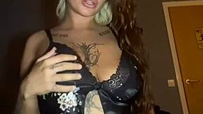 hey, check this slutty goth teen going wild with solo ass fucking vibes 😈🍑