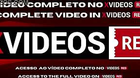 Comendo a bucetinha molhadinha da minha enteada gratis - eating stepdaughters wet pussy for free.