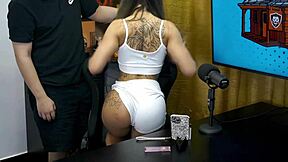 Oh Ruan, you're diving right into Bianca Demarchi's pussy on the podcast and she's moaning so much from the tesão!