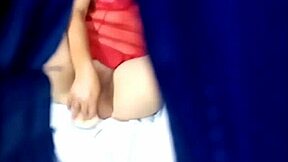 Video casero real, my culona neighbor plays with her exquisite coño and almost discovers me