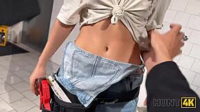 Slutty worker fucks boss outdoors in front of boyfriend for cash pickup