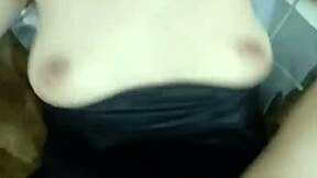 Mi vecino, ayúdame con la cama rota, dije, pero terminamos probándola con su rica verga clavada toda en mi conchita hasta sentirla dentro. Prt2 de orgasmo pov con latina vecina en doggystyle y misionero.