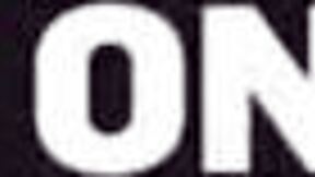 Slutty worker fucks boss outdoors in front of boyfriend for cash pickup