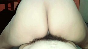 I can't believe they caught this horny teen hijastra making love with her pervertido padrastro. It's a real homemade historia that's super taboo.