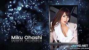 Japanese hot girls show off their sexy legs in this compilation. Volume 9 features high definition teen moments from Asia.