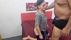 meu amigo boyceta me da o cuzinho rosado in bareback anal pounding