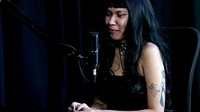 I can't believe this indigenous narcissistic mom spread her cosplay photos everywhere.