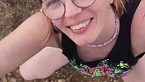 Petite MILF gives a homemade blowjob outdoors in nature during her trip to Chypre