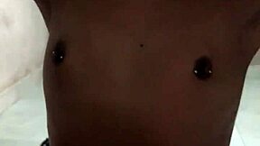 fui jogar videogame ele nao se aguentou de tesao me chupou e gozou gostoso