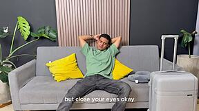 Rubia Latina de Enormes Tetas Redondas Sorprende a Su Hermanastro Introduciendo Su Dura Polla en Su Apretado Coño