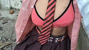 देसी गांव की टीन स्कूलगर्ल 18+ बॉयफ्रेंड के साथ आउटडोर सेक्स करती है इंडियन होममेड एमएमएस वीडियो में