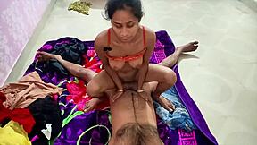 गांव की हसीना प्रियंका बॉयफ्रेंड संग हॉट चुदाई मोमेंट्स शेयर