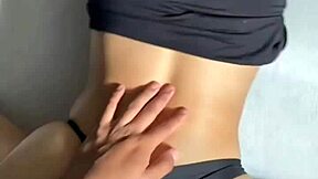 joven 18 a�itos folla y monta al amigo de su novio con auto y grita de placer