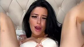 slutty american exchange student fingers herself