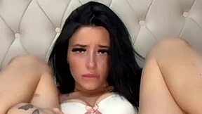 slutty american exchange student fingers herself