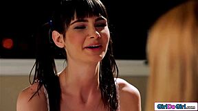 Nervous 19yo teen chloe skye gets facesitted by blonde in first time lesbian muff diving with kissing and fingering.