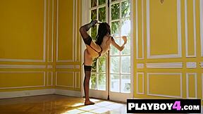 Petite MILF Model Jeana Turner SHOWS Round ASS and EXPOSED Amazing Petite Natural BODY