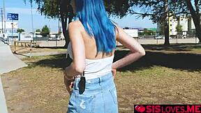 Jewelz Blu stuffs vibrator in her pussy and cums hard outdoors without moaning