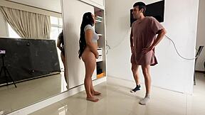 le elijo las bragas a mi hermanastra y me la follo